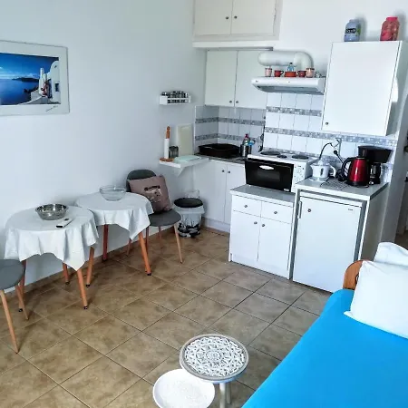 Pleasant In Piso Levadi Near Kalogeros Beach Lejlighed