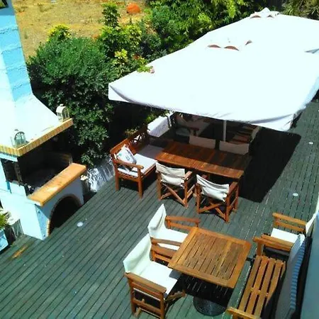 Pleasant In Piso Levadi Near Kalogeros Beach Lejlighed